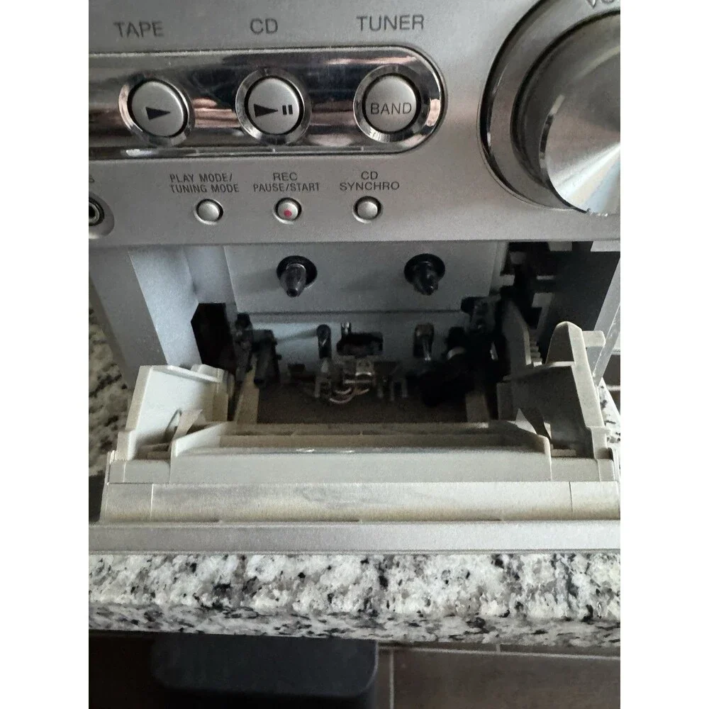 Sony CMT-NE3 Micro HiFi Component System - CD & CASSETTE PLAYER DOESN'T WORK !!!